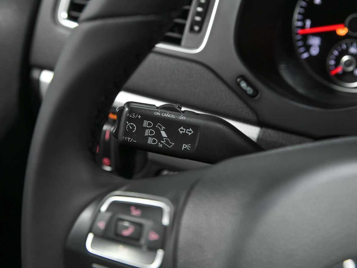 Volkswagen Jetta с пробегом — 2013 год. Фото: #7