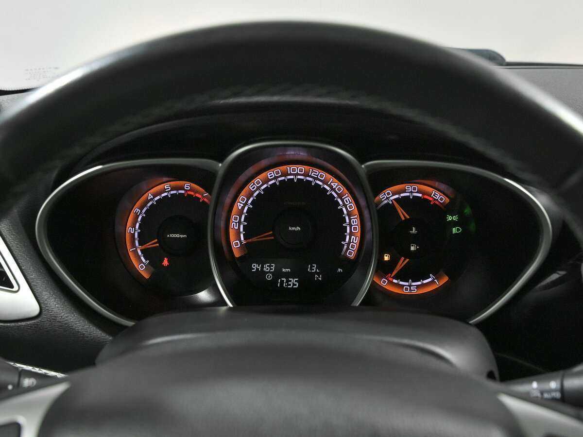 Lada (ВАЗ) Vesta с пробегом — 2019 год. Фото: #1