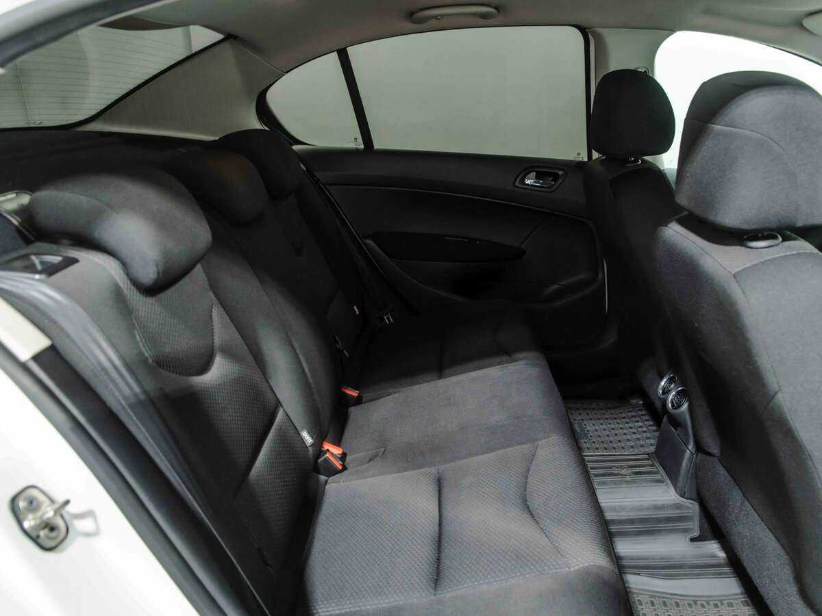 Peugeot 408 с пробегом — 2012 год. Фото: #11