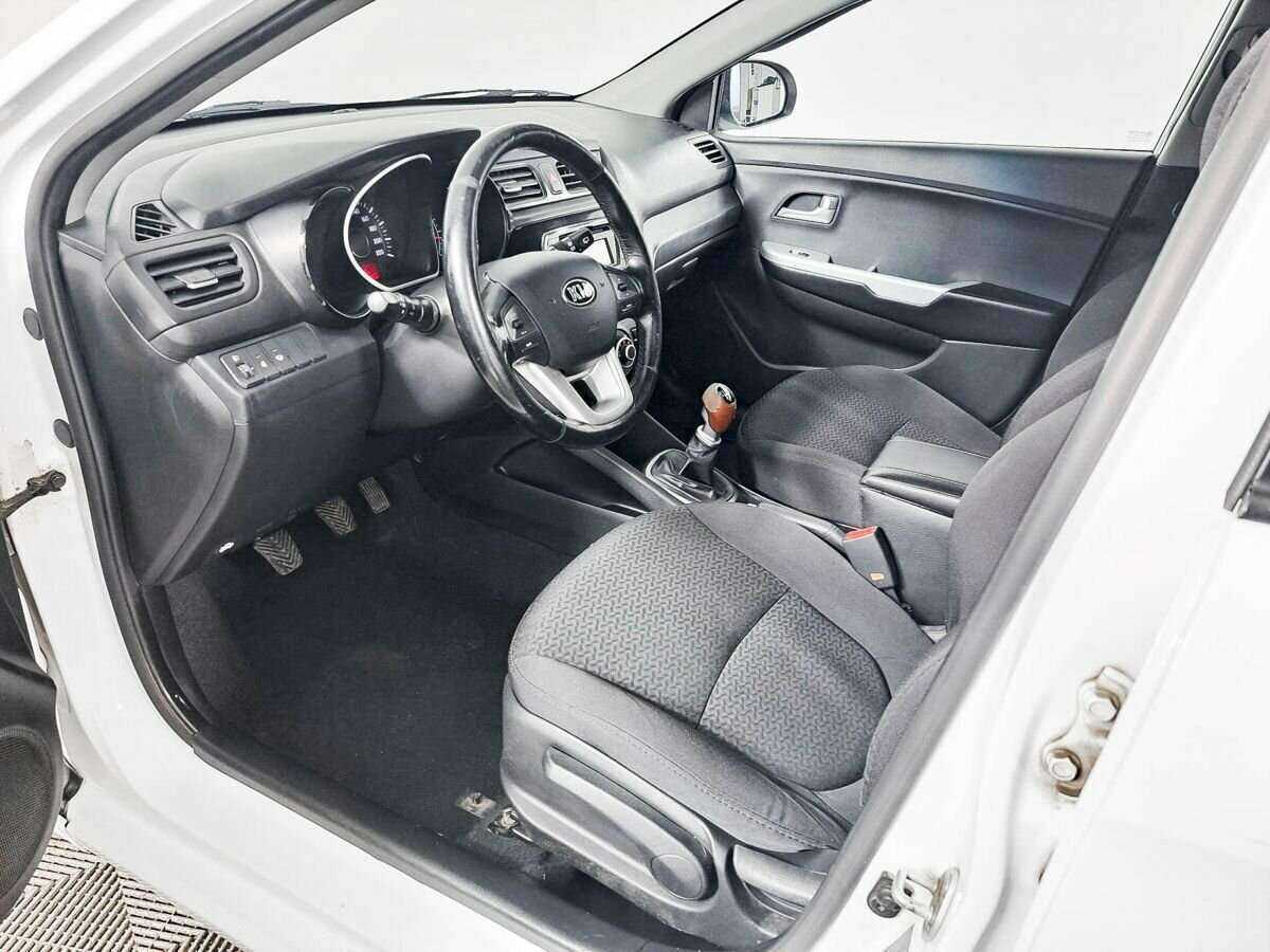 Kia Rio с пробегом — 2014 год. Фото: #13