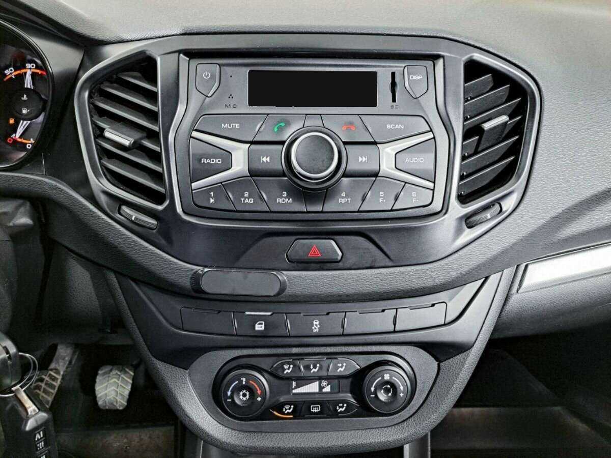 Lada (ВАЗ) Vesta с пробегом — 2020 год. Фото: #14