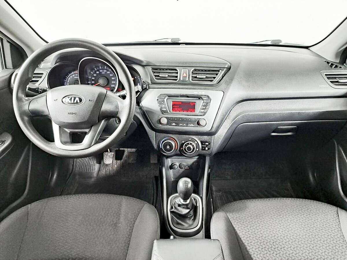 Kia Rio с пробегом — 2013 год. Фото: #11
