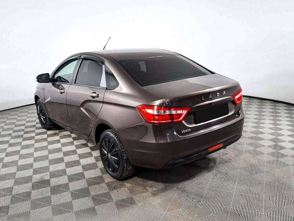 Lada (ВАЗ) Vesta с пробегом — 2018 год. Фото: #5