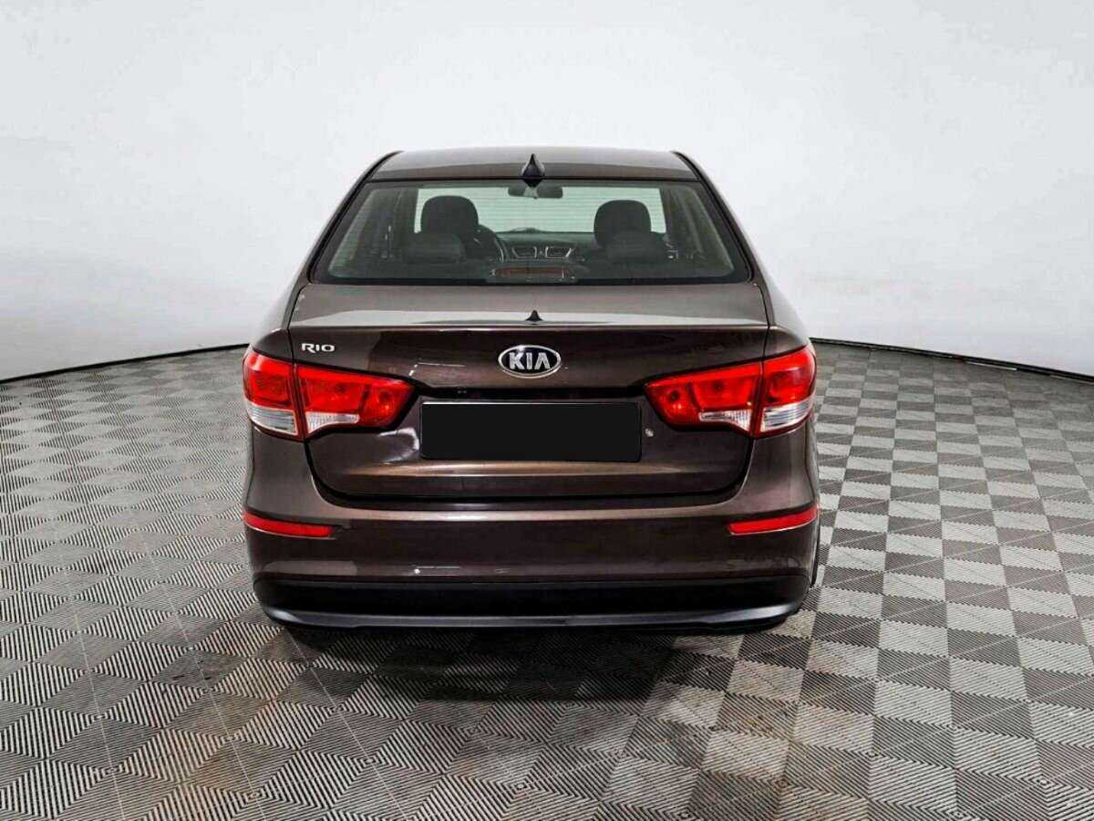 Kia Rio с пробегом — 2015 год. Фото: #5