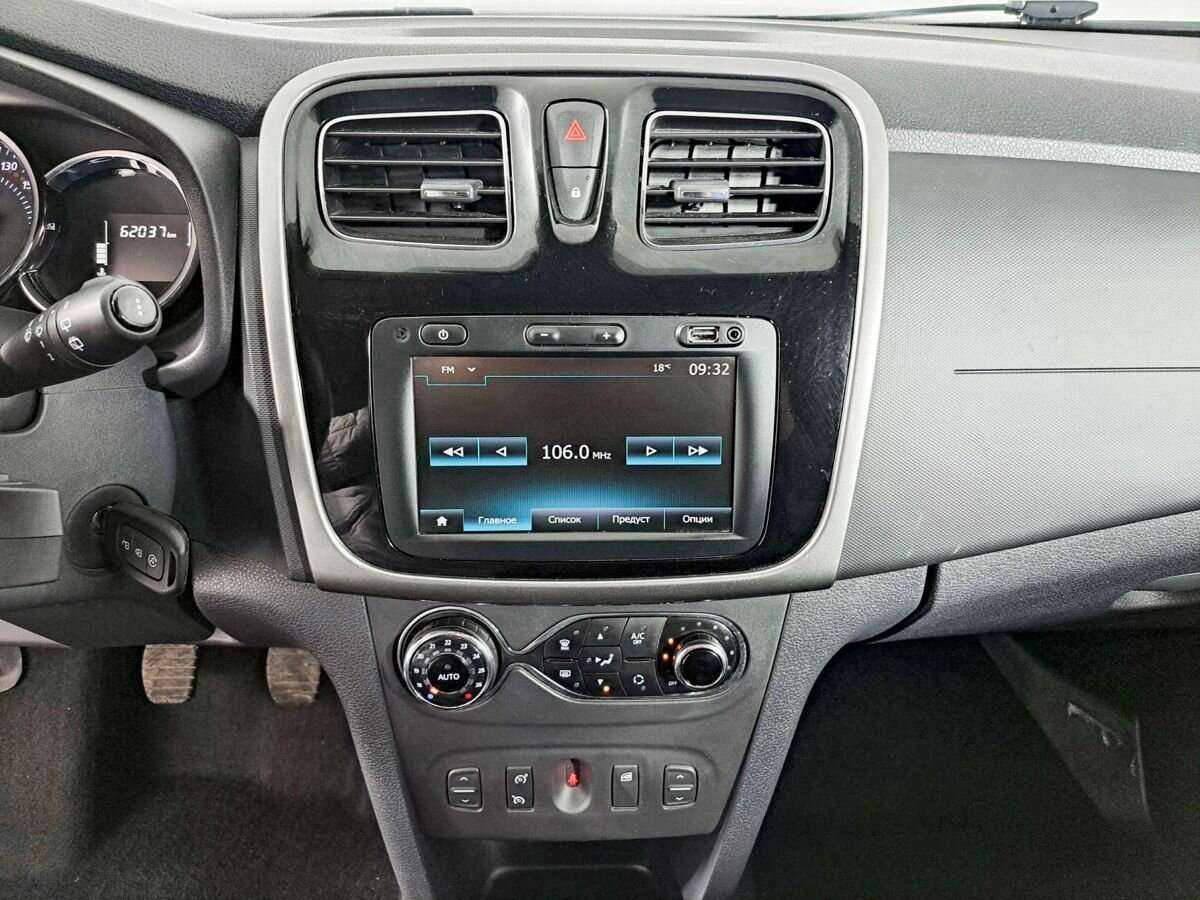 Renault Sandero с пробегом — 2019 год. Фото: #12
