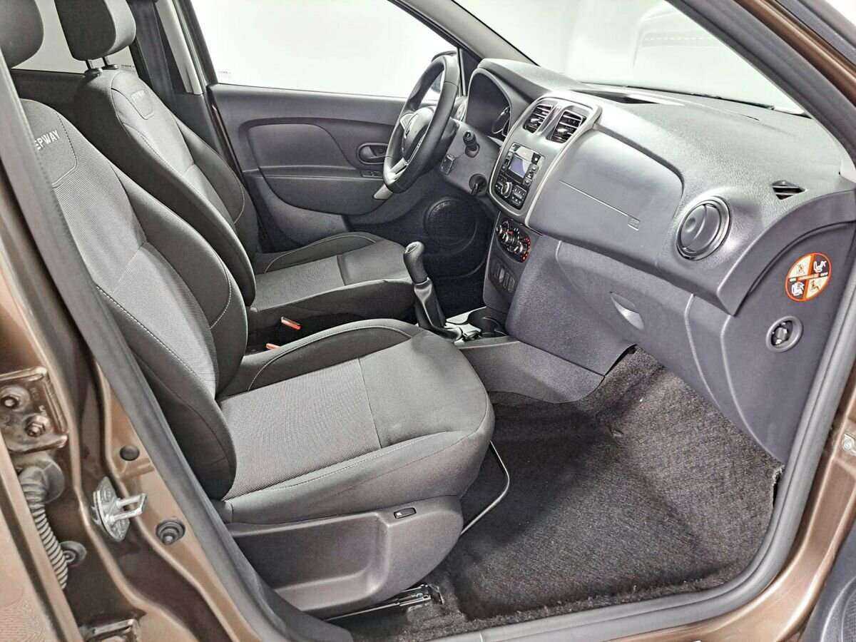 Renault Logan с пробегом — 2019 год. Фото: #8