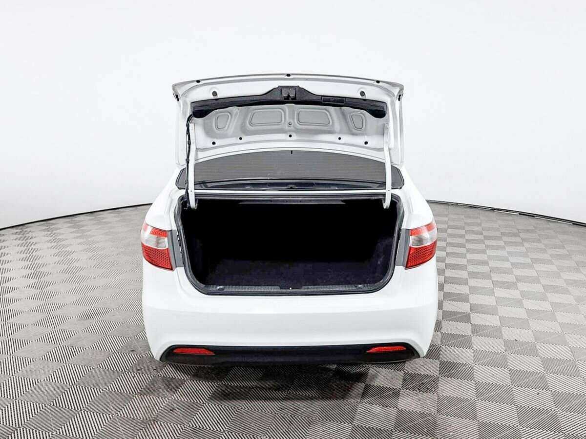 Kia Rio с пробегом — 2013 год. Фото: #9