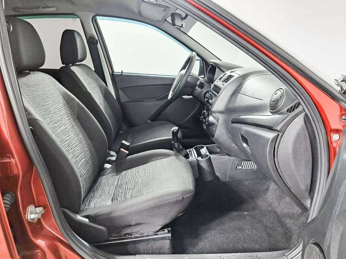 Lada (ВАЗ) Kalina с пробегом — 2018 год. Фото: #8