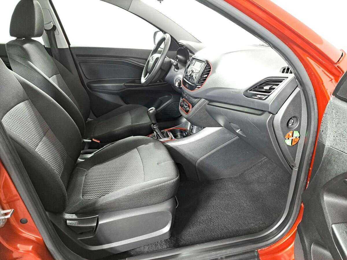 Lada (ВАЗ) Vesta с пробегом — 2018 год. Фото: #8