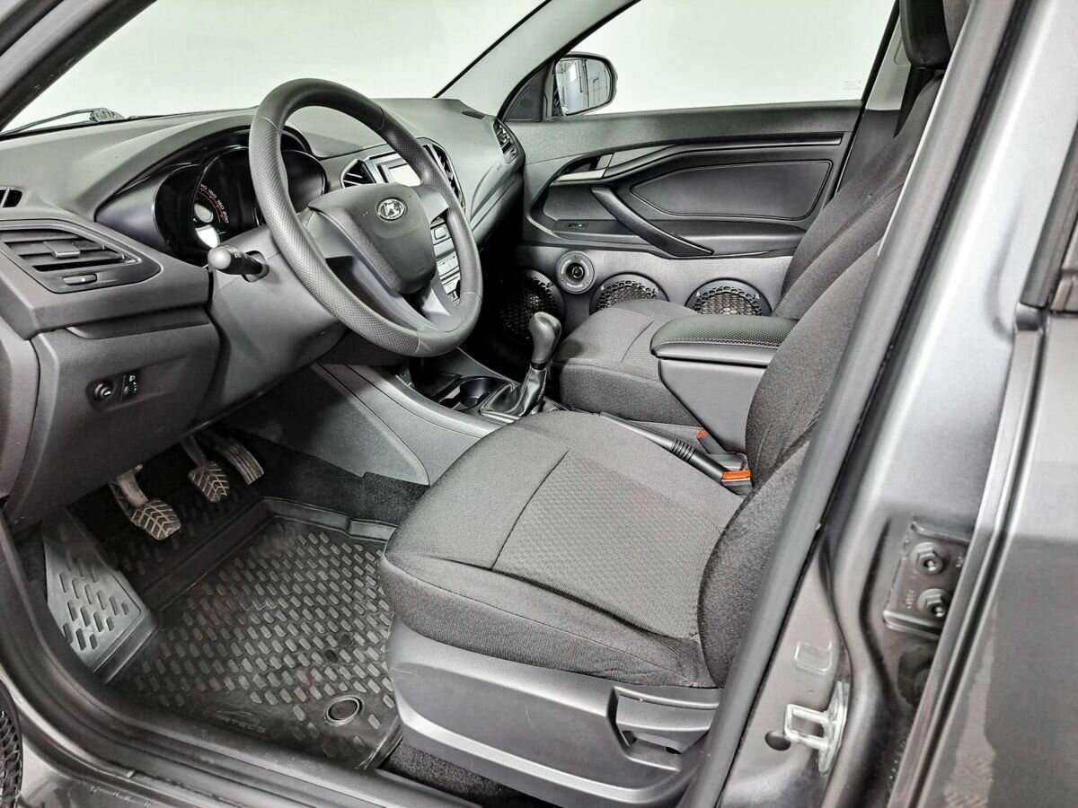 Lada (ВАЗ) Vesta с пробегом — 2017 год. Фото: #13