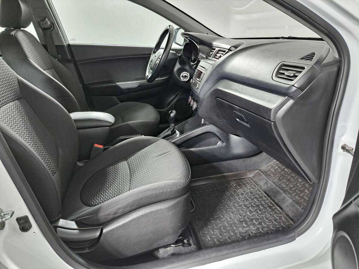 Kia Rio с пробегом — 2017 год. Фото: #8