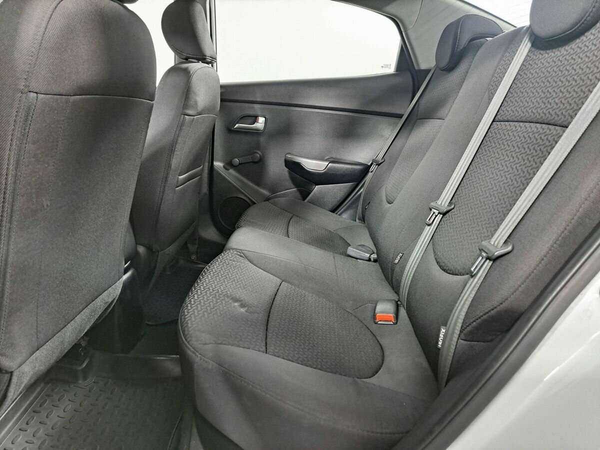 Kia Rio с пробегом — 2017 год. Фото: #9