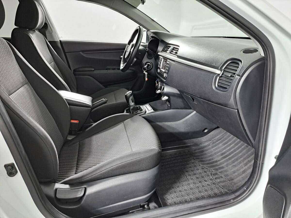 Kia Rio с пробегом — 2018 год. Фото: #8