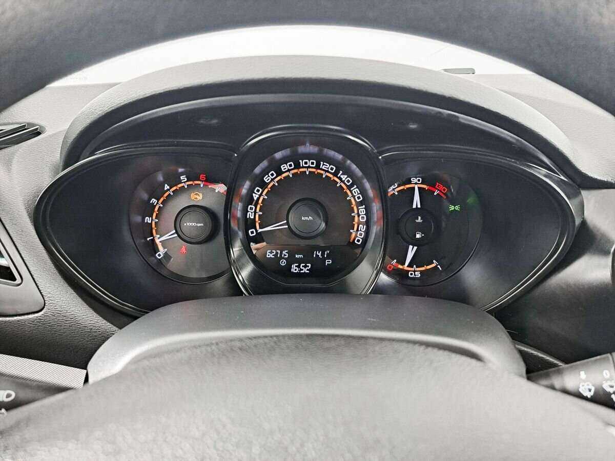 Lada (ВАЗ) Vesta с пробегом — 2021 год. Фото: #10