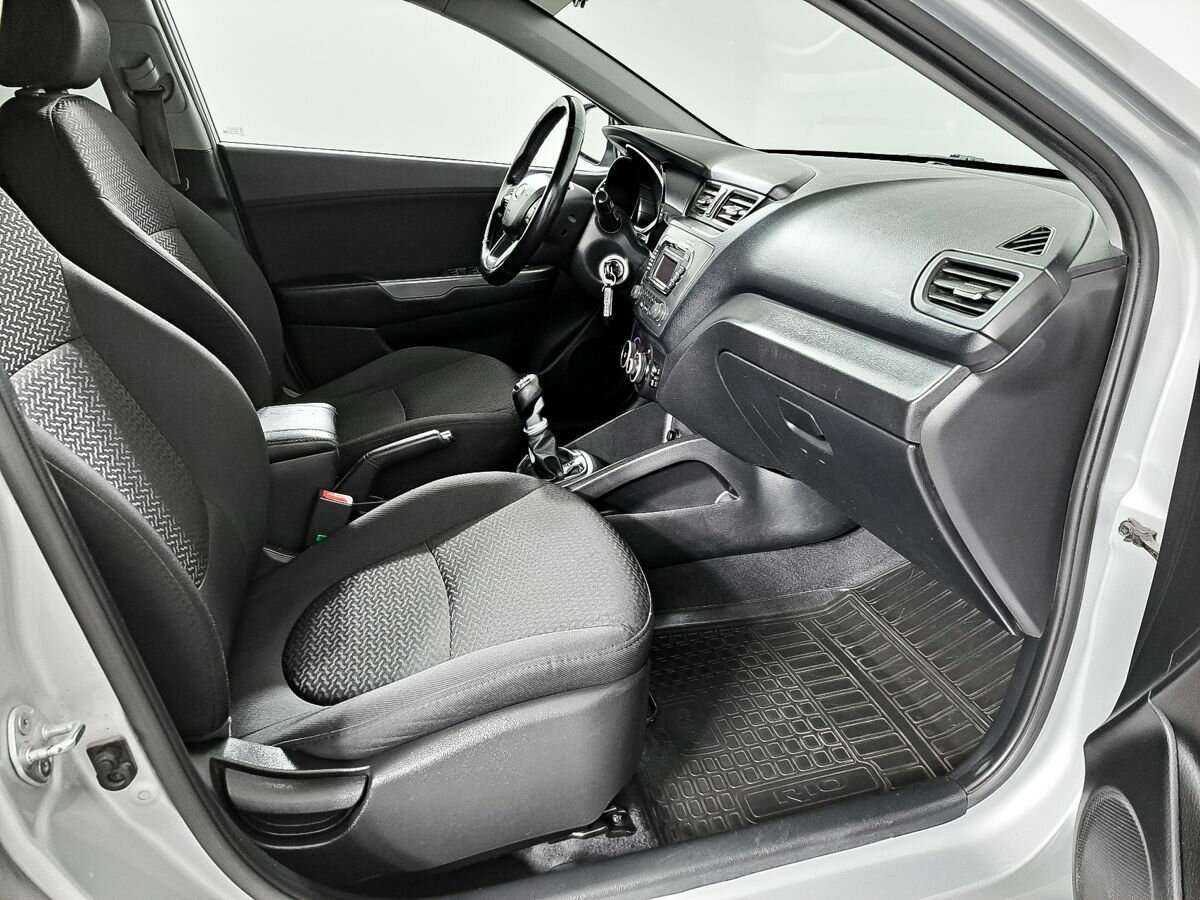 Kia Rio с пробегом — 2015 год. Фото: #7