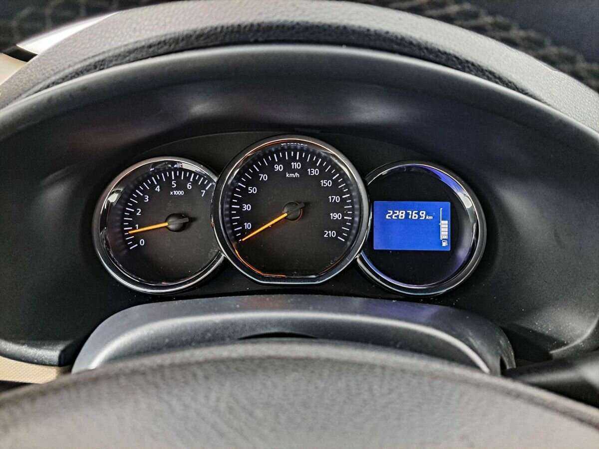 Renault Logan с пробегом — 2016 год. Фото: #10