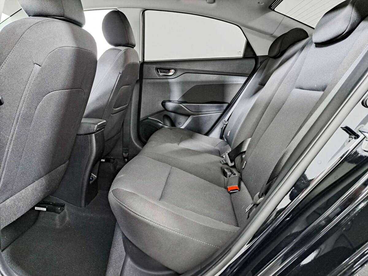 Hyundai Solaris с пробегом — 2022 год. Фото: #9