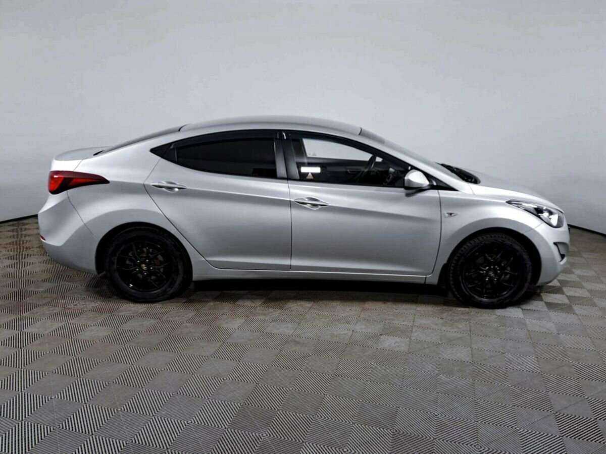 Hyundai Elantra с пробегом — 2015 год. Фото: #3
