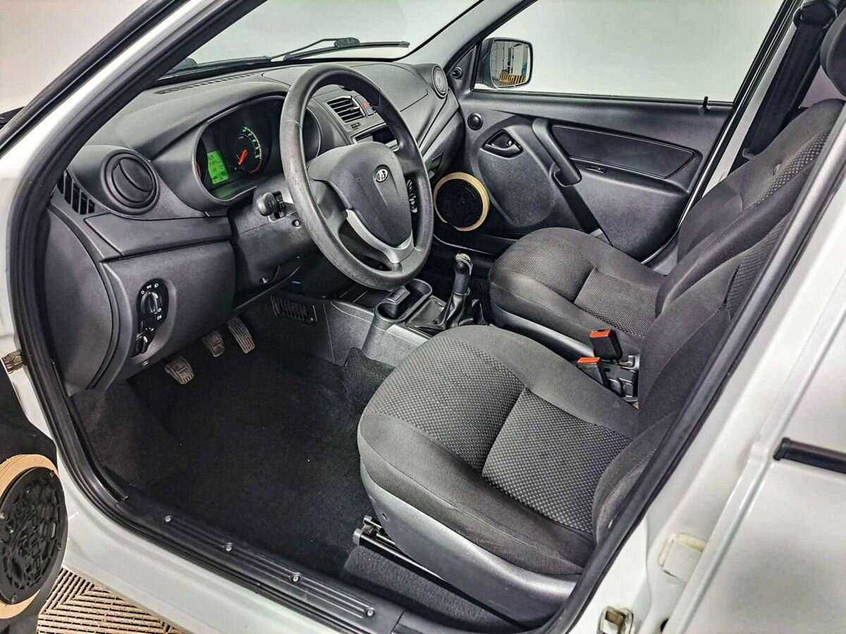 Lada (ВАЗ) Kalina с пробегом — 2013 год. Фото: #15