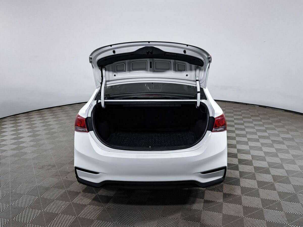 Hyundai Solaris с пробегом — 2017 год. Фото: #9