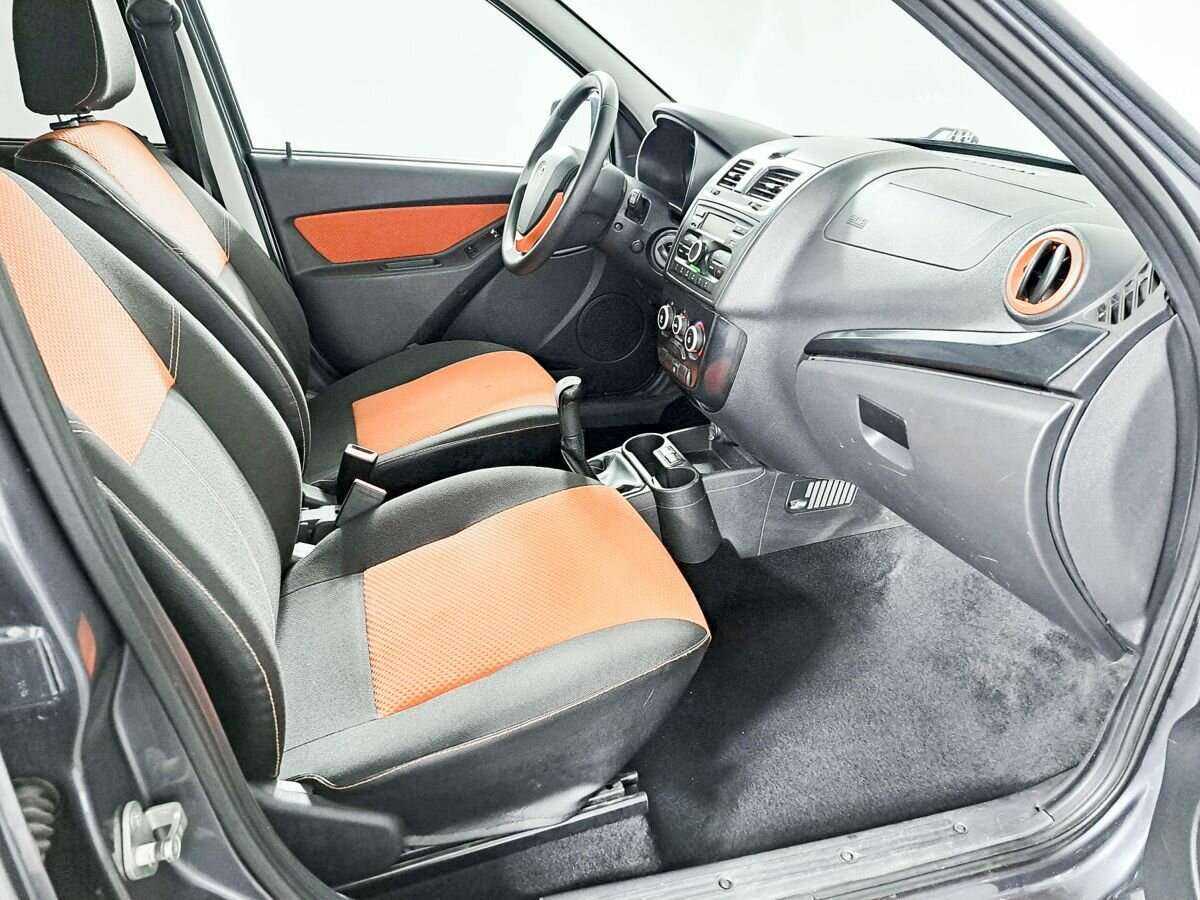 Lada (ВАЗ) Kalina с пробегом — 2018 год. Фото: #8