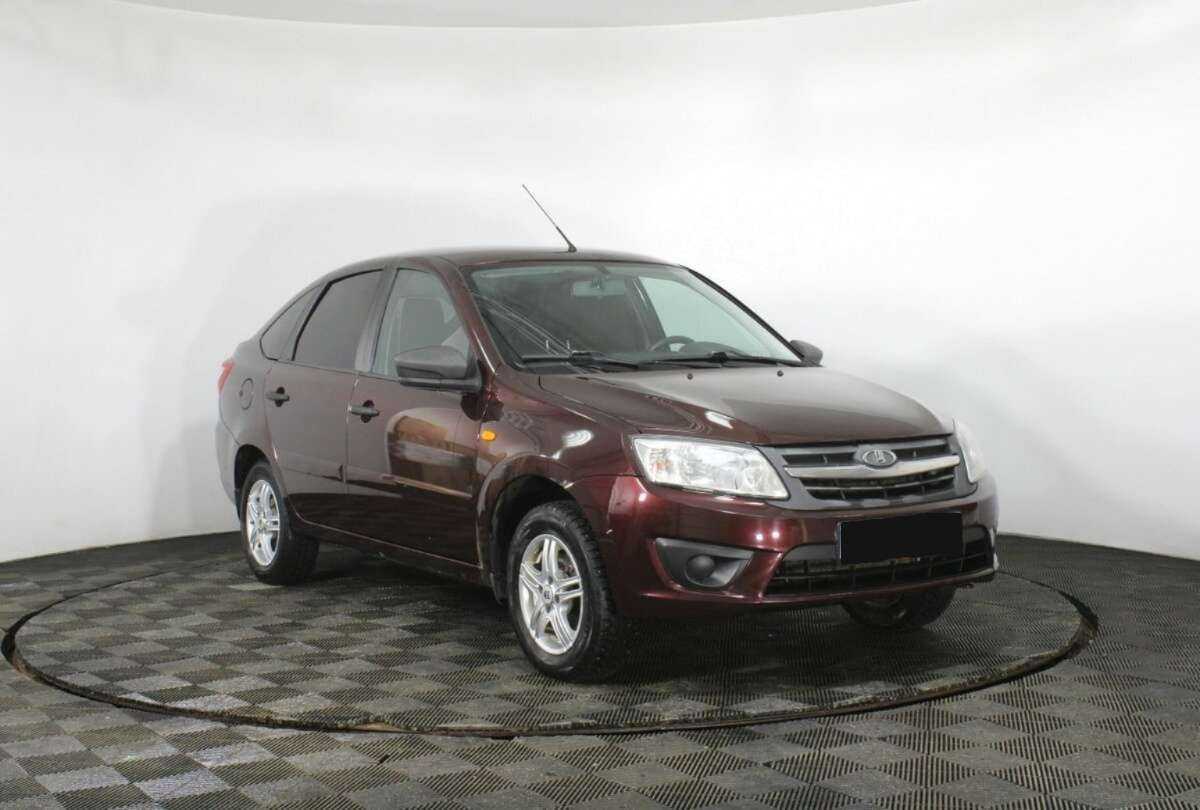 Lada (ВАЗ) Granta с пробегом — 2015 год. Фото: #2