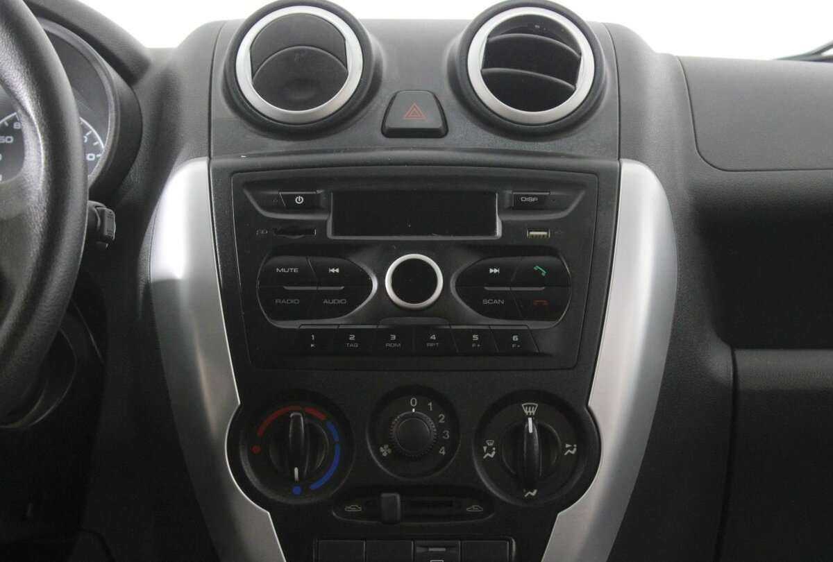 Lada (ВАЗ) Granta с пробегом — 2015 год. Фото: #9