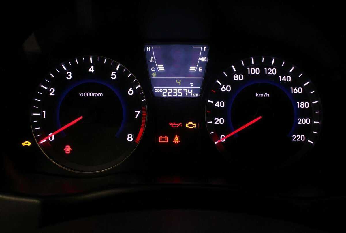 Hyundai Solaris с пробегом — 2013 год. Фото: #9