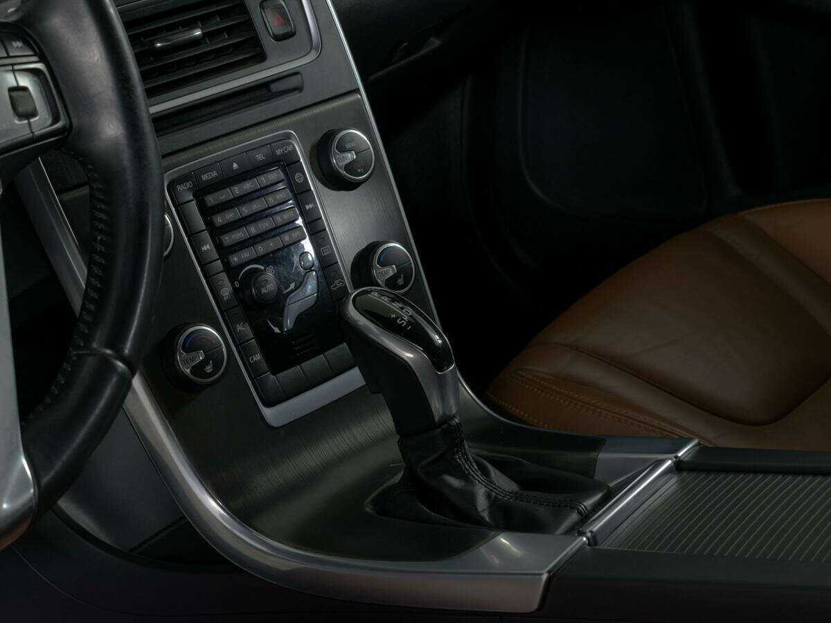 Volvo S60 с пробегом — 2014 год. Фото: #13