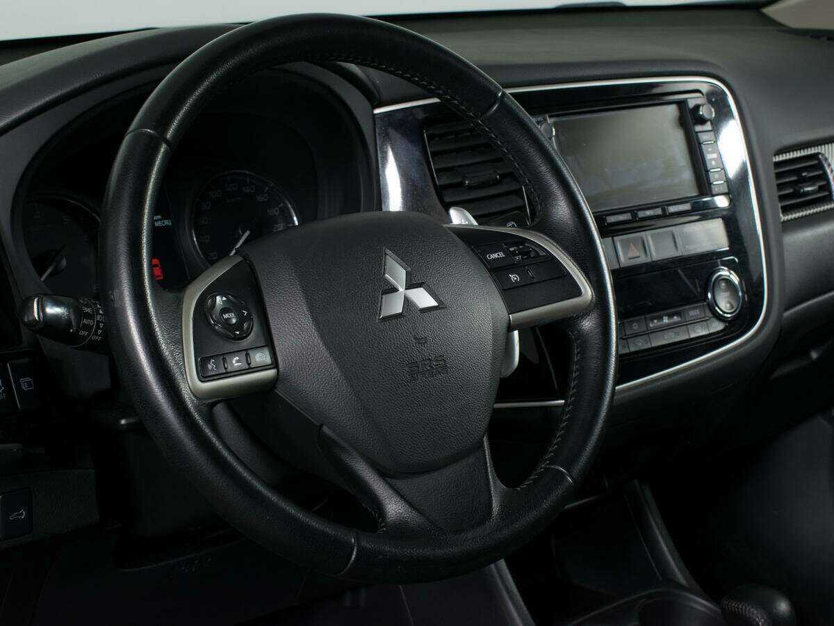 Mitsubishi Outlander с пробегом — 2013 год. Фото: #10