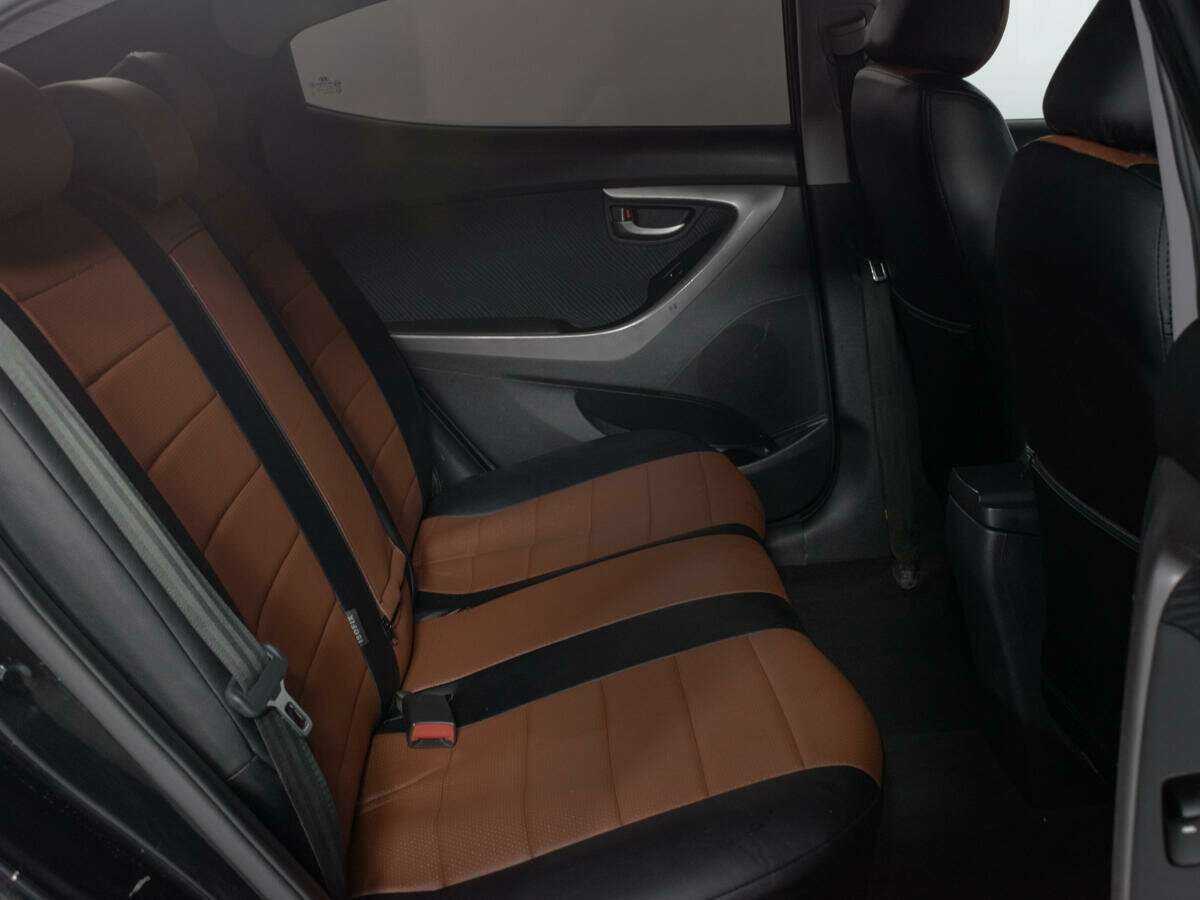 Hyundai Elantra с пробегом — 2012 год. Фото: #11