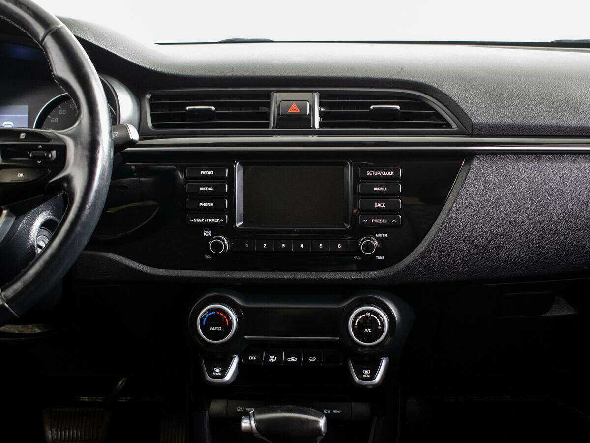 Kia Rio с пробегом — 2017 год. Фото: #7