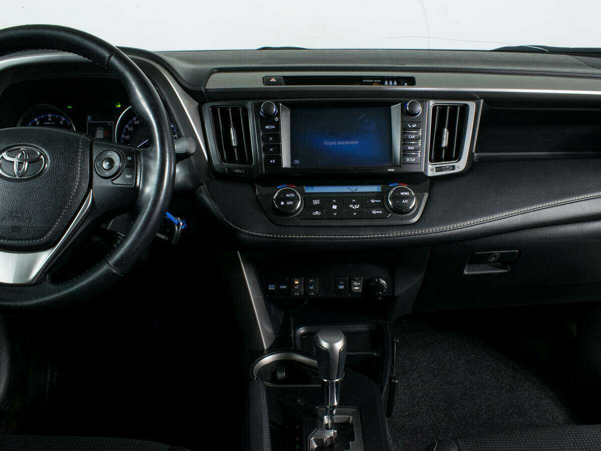 Toyota RAV4 с пробегом — 2017 год. Фото: #9