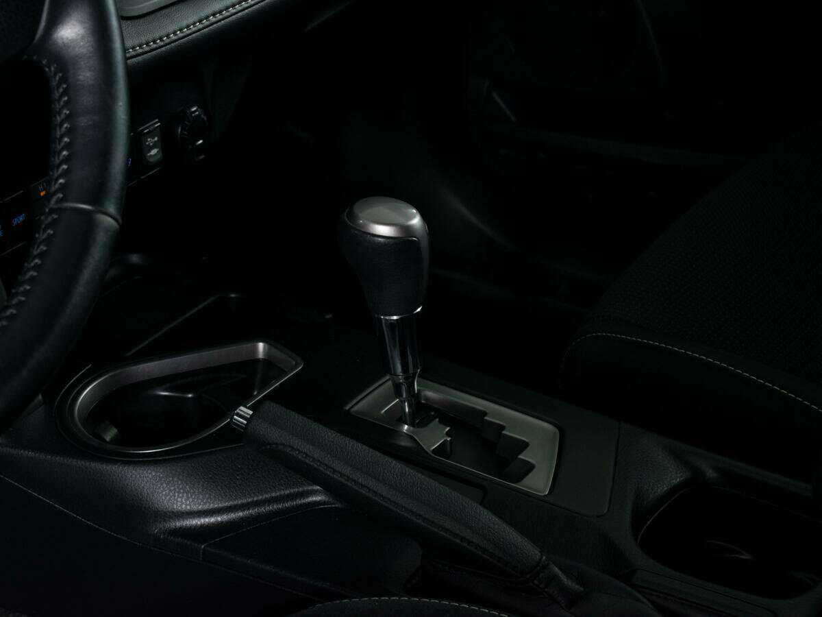 Toyota RAV4 с пробегом — 2017 год. Фото: #14