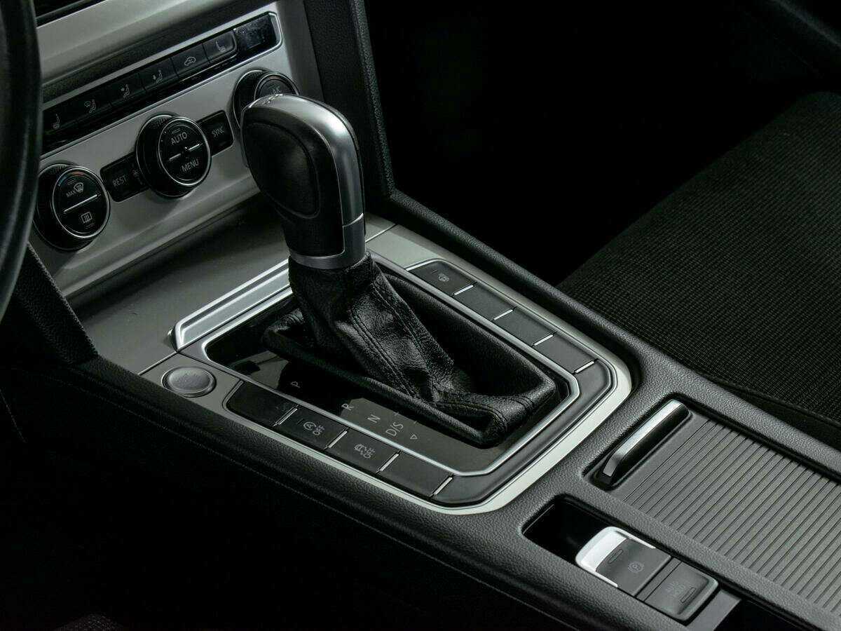 Volkswagen Passat с пробегом — 2017 год. Фото: #12