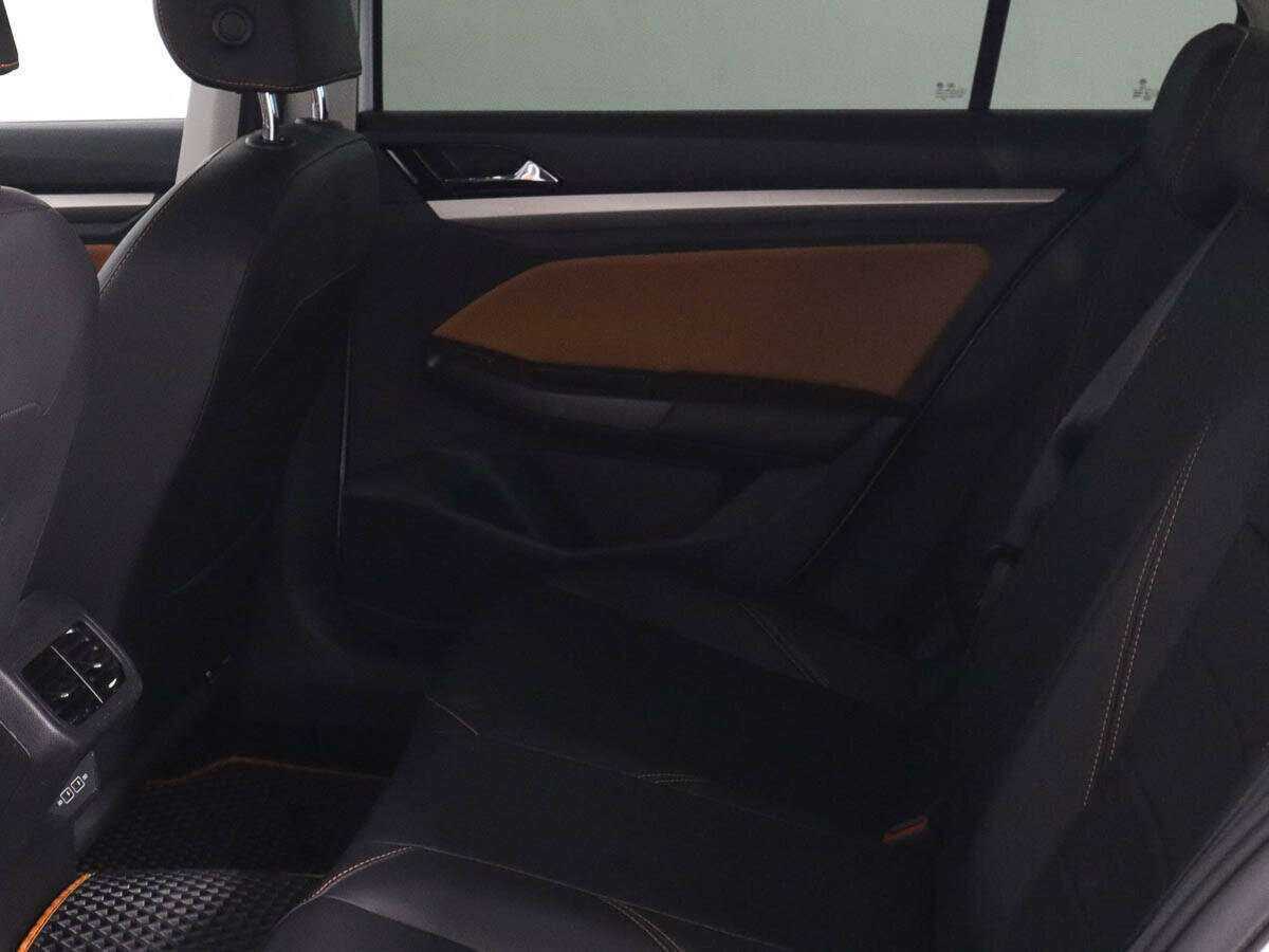 Volkswagen Bora с пробегом — 2022 год. Фото: #8