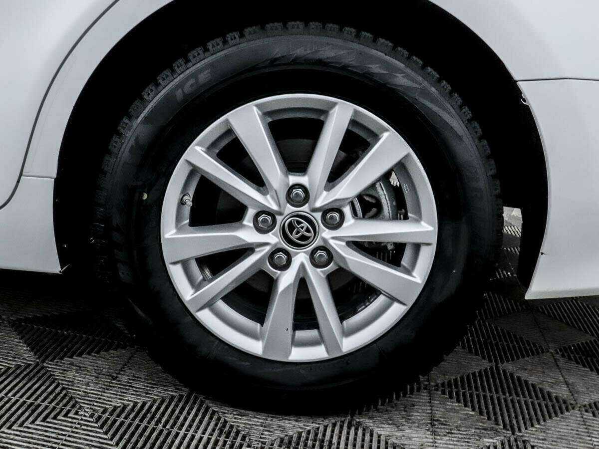 Toyota Camry с пробегом — 2020 год. Фото: #12