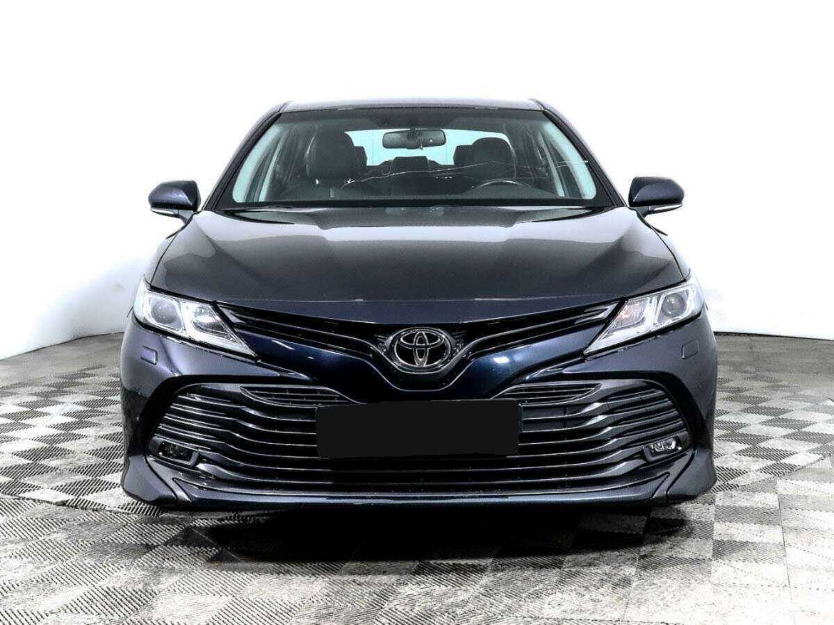 Toyota Camry с пробегом — 2019 год. Фото: #1