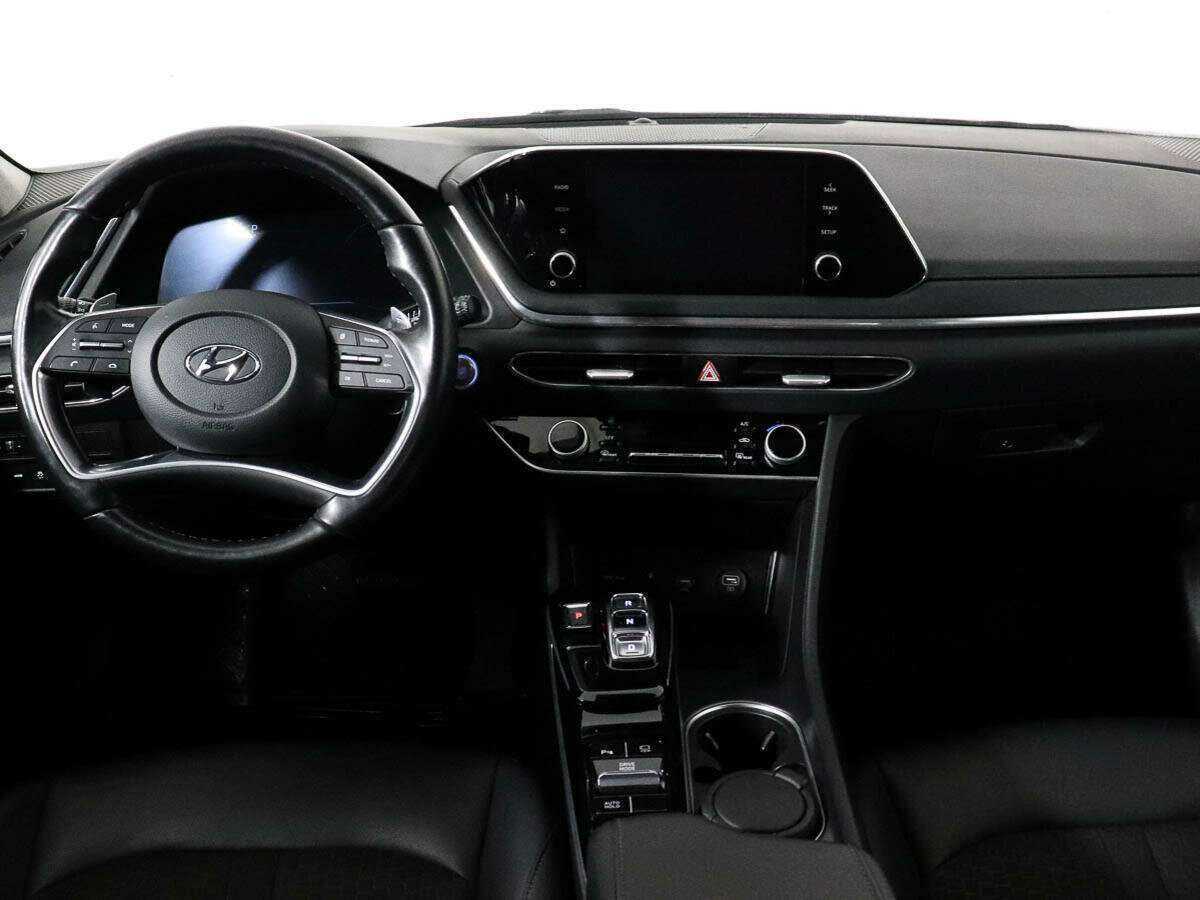 Hyundai Sonata с пробегом — 2020 год. Фото: #9