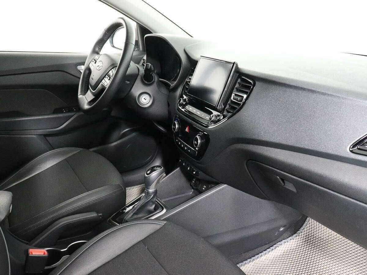 Hyundai Solaris с пробегом — 2022 год. Фото: #5