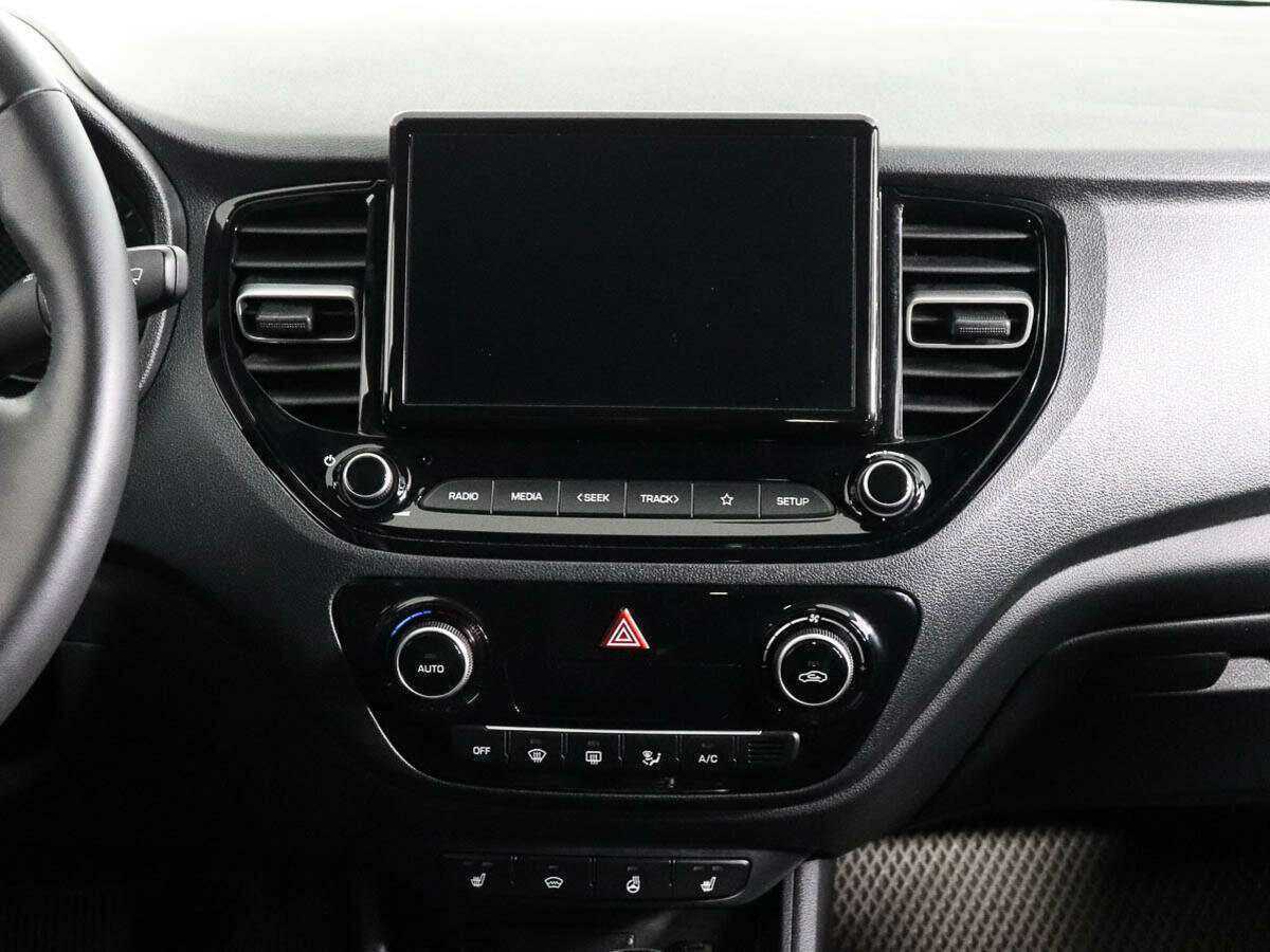 Hyundai Solaris с пробегом — 2022 год. Фото: #10