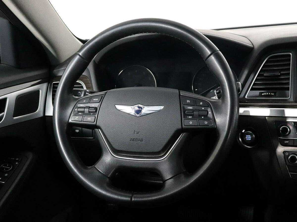 Hyundai Genesis с пробегом — 2015 год. Фото: #11