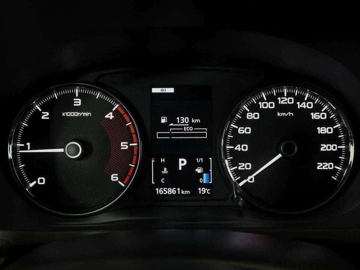 Mitsubishi Pajero Sport с пробегом — 2017 год. Фото: #8