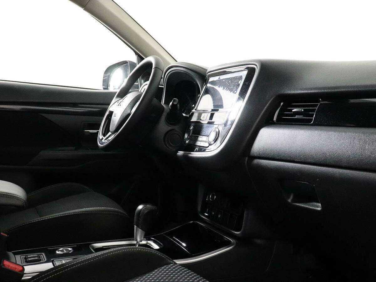 Mitsubishi Outlander с пробегом — 2019 год. Фото: #6