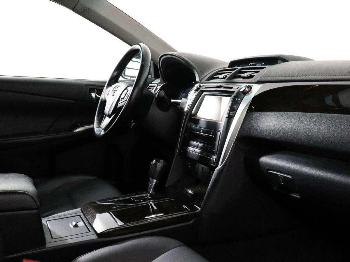 Toyota Camry с пробегом — 2015 год. Фото: #6