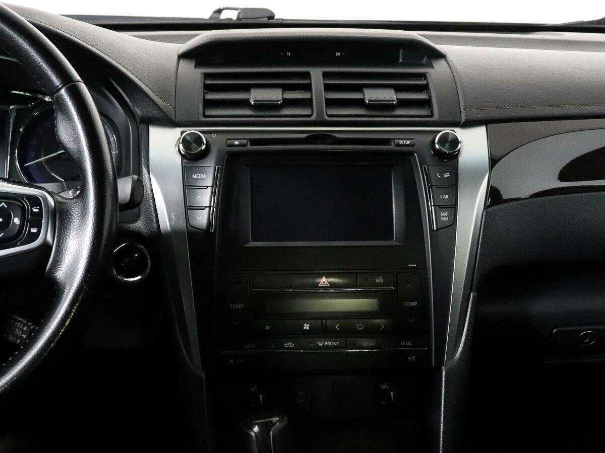 Toyota Camry с пробегом — 2015 год. Фото: #10