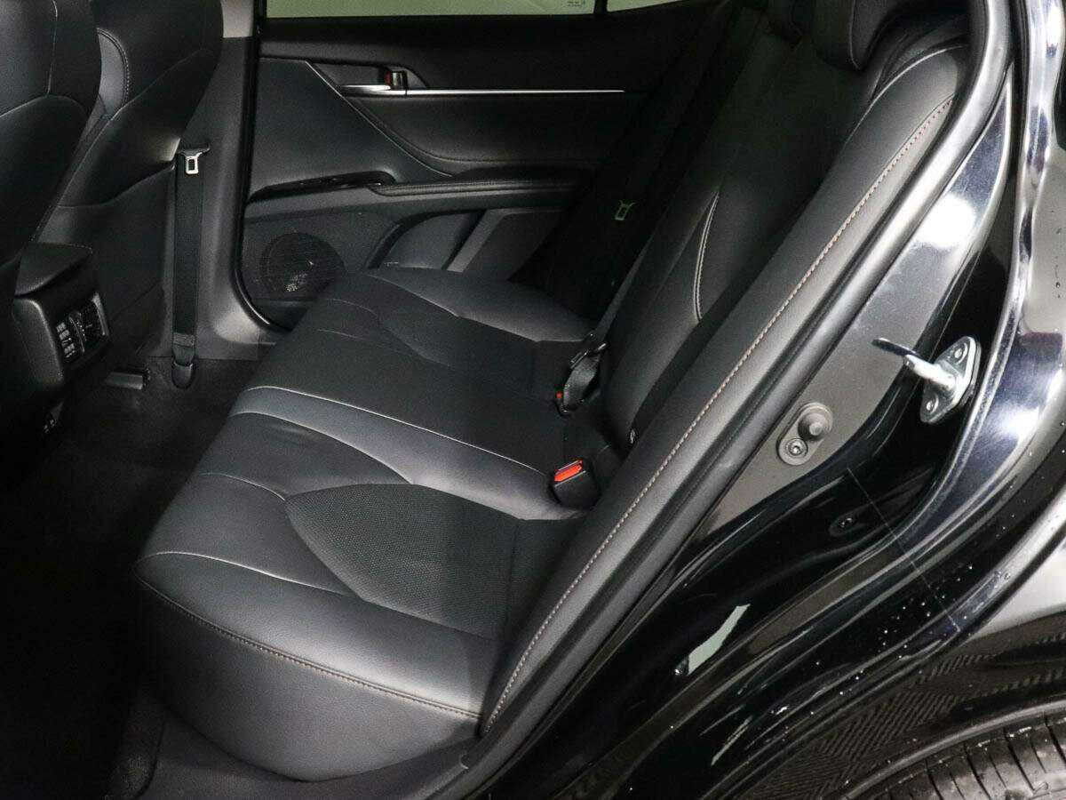 Toyota Camry с пробегом — 2019 год. Фото: #7