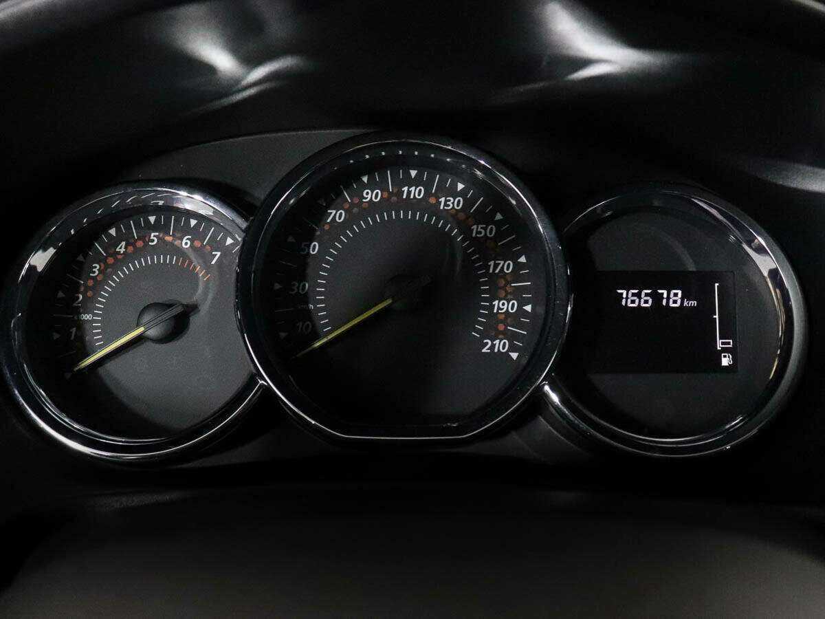 Renault Sandero с пробегом — 2020 год. Фото: #8