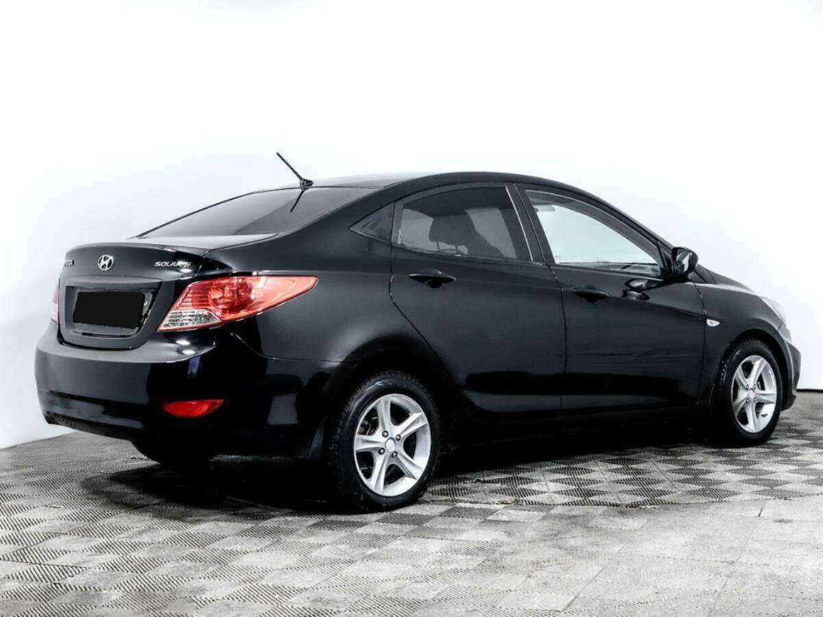 Hyundai Solaris с пробегом — 2012 год. Фото: #3