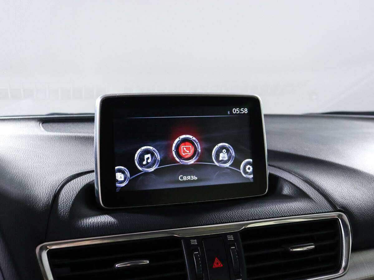 Mazda 3 с пробегом — 2014 год. Фото: #12